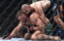 سيطرة كاملة.. حمزة شيماييف بطلا للعالم في الوزن المتوسط في UFC 319