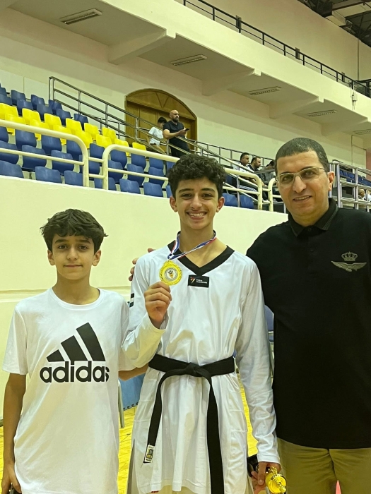 البطل يامن المناصير يتوج بذهبية بطولة النخبه الدوليه وحصوله على جائزة أفضل لاعب