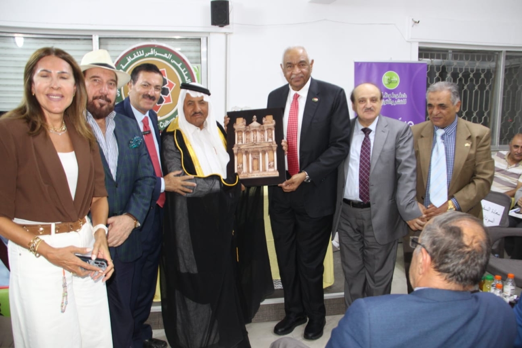 بحضور السفير السوداني والشيخ الحنيطي ود. عوجان محاضرة للمؤرخ العرموطي عن عمَّان فيديو وصور