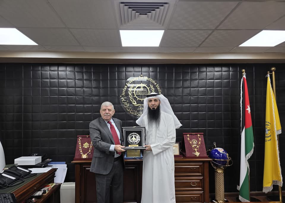 اديمية_الأردنية_للدراسات_البحرية خلال اجتماعاتها مع وفد مؤسسة الموانئ الكويتية مؤكده على تركيزها على جودة مخرجاتها طوال ٢٢ عام