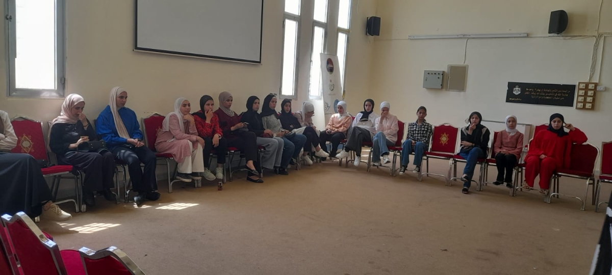 ورشة تدريبية لتطوير المهارات الرقمية في مركز شابات عي