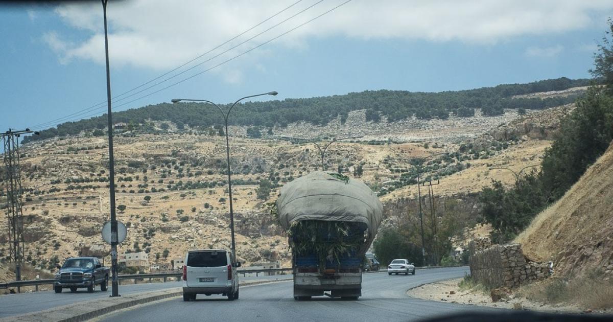 هل سيتم فرض رسوم على الطرق الحالية؟.. الأشغال تحسم الجدل