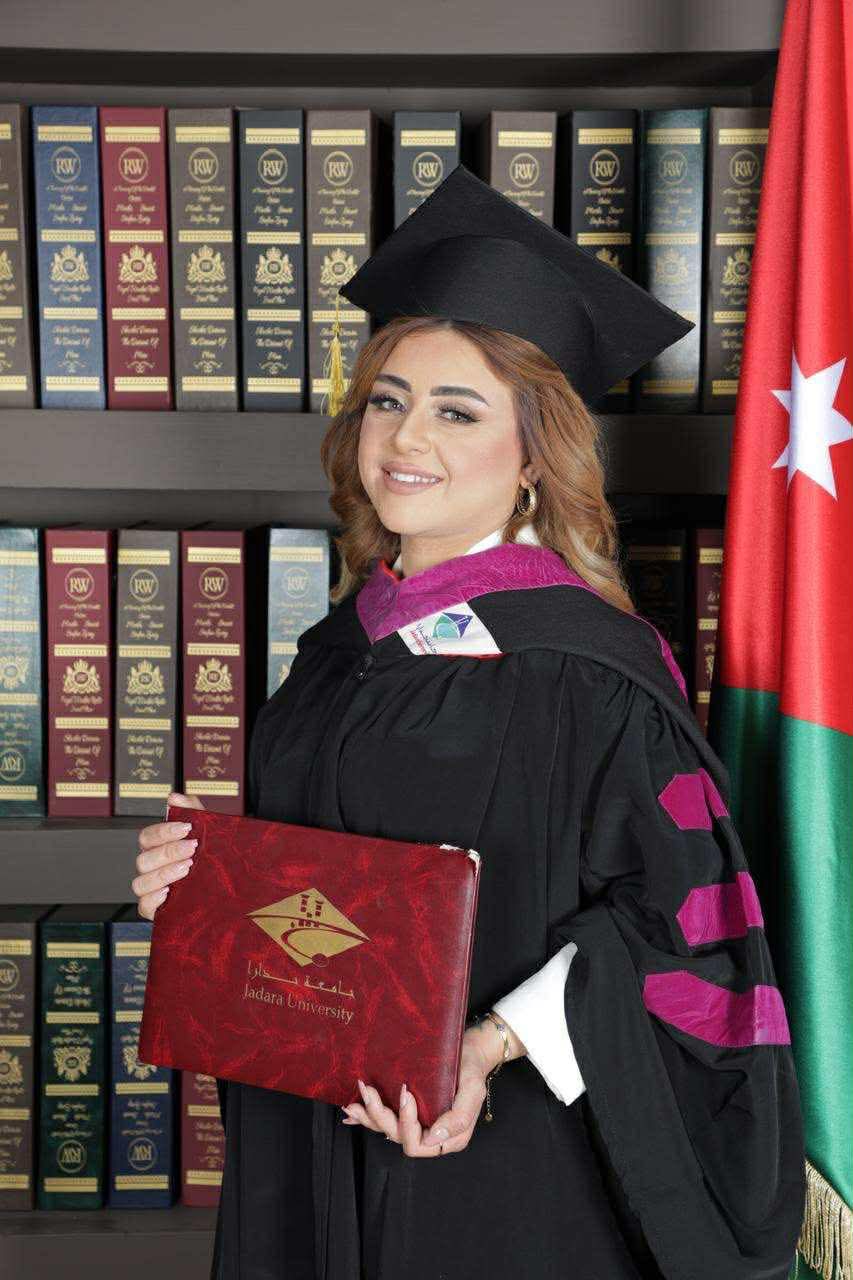 الزميلة شذى سنجلاوي تعلن التخرج من جامعة جدارا جامعة جدارا .. القلعة نيوز تبارك