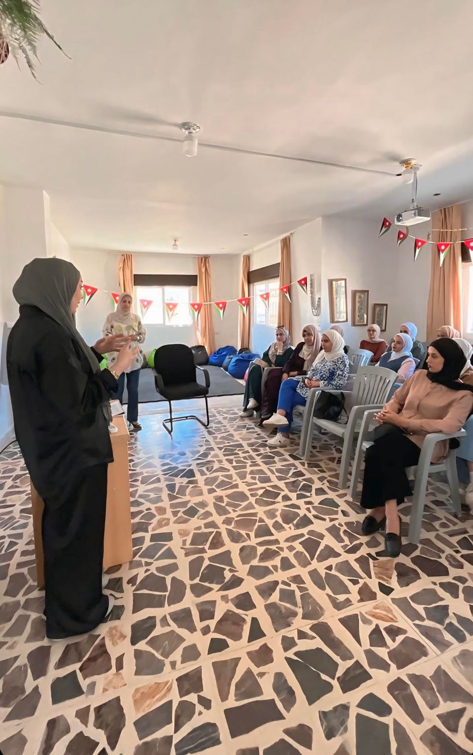 مركز شابات راكين ينظم ورشة توعوية حول الاستخدام الآمن للأدوية