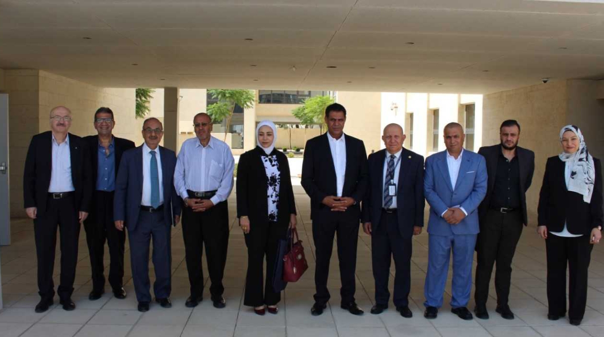 التربية والثقافة النيابية تبحث تطوير التعليم الطبي خلال زيارة لجامعة ابن سينا