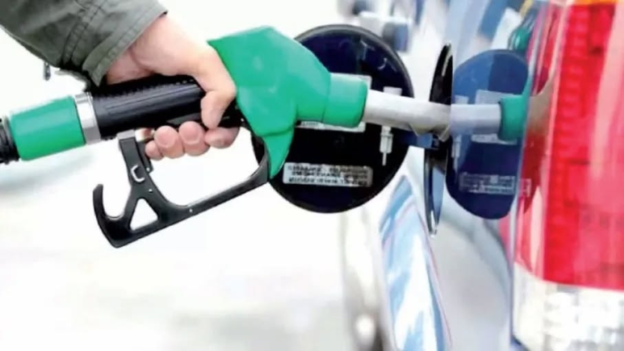 خبير نفطي يرجّح تثبيت أسعار المحروقات رغم ارتفاعها بـ 5 فلسات