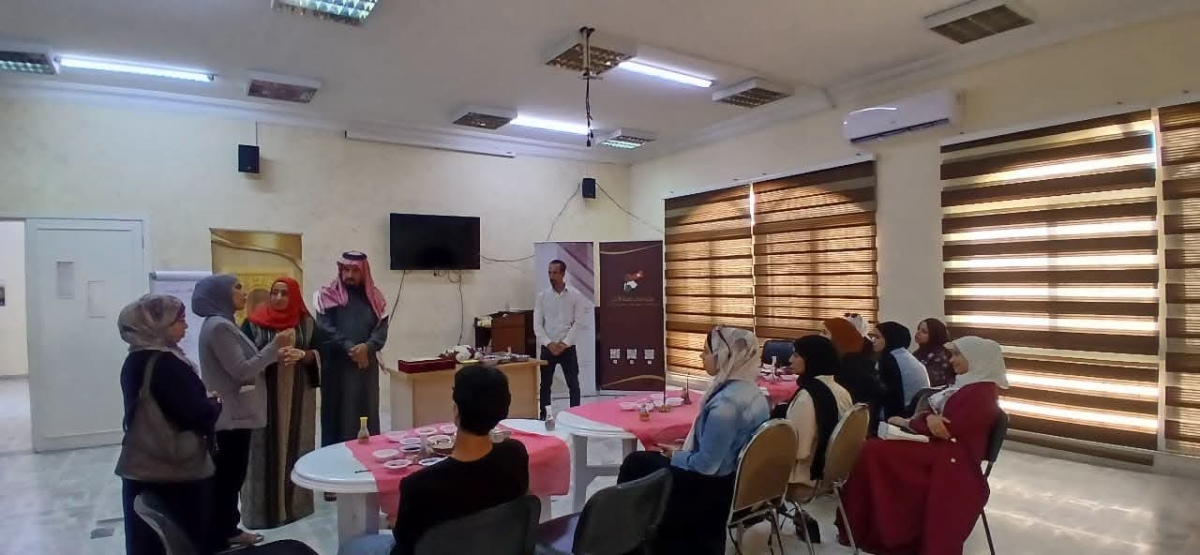 ورشه تدريبية الرسم بالرمل الملون داخل زجاجات في ثقافة البلقاء