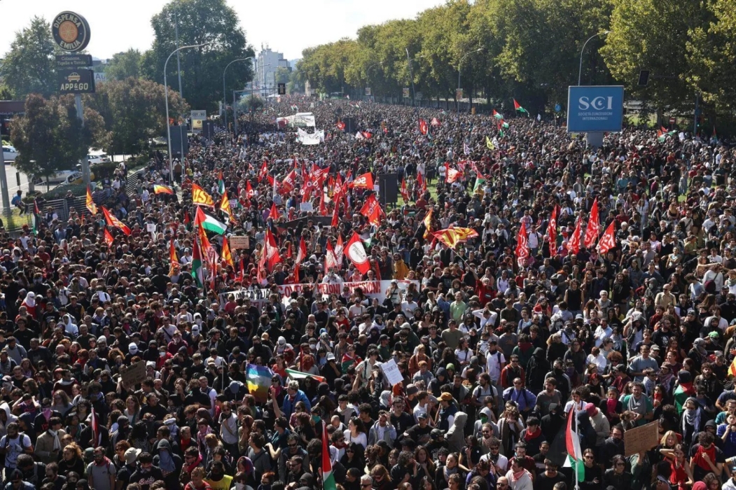 مظاهرات ضخمة في إيطاليا دعمًا لغزة
