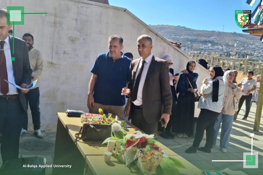 عميد كلية عجلون الجامعية يتفقد إجراءات تسجيل الطلبة المستجدين للعام الجامعي 20252026
