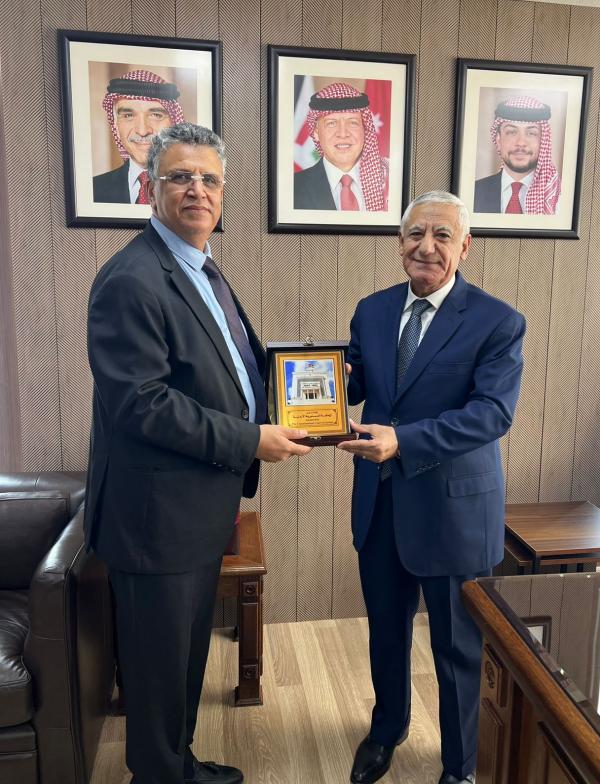 وزير العدل المغربي يزور المحكمة الدستورية
