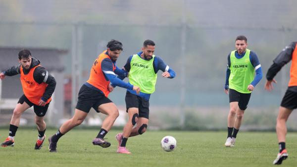 المنتخب الوطني يواصل تدريباته تأهبًا لمواجهة بوليفيا في تركيا