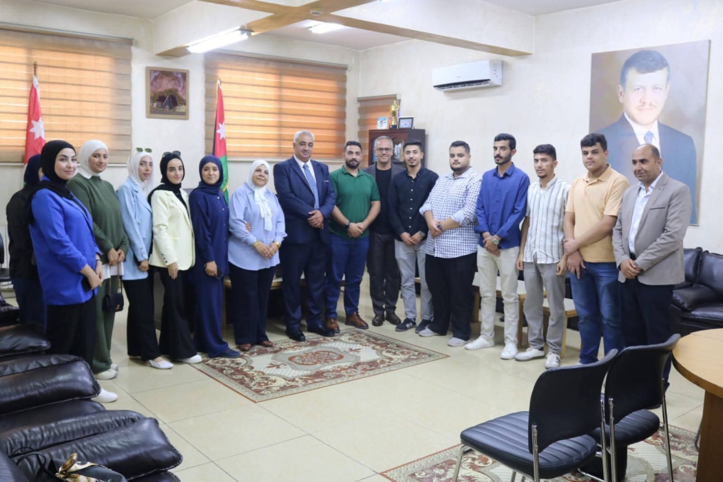 مركز شباب وشابات عجلون النموذجي يكرم مؤسسات تعليمية بمناسبة يوم المعلم
