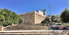 الاحتلال يغلق الحرم الإبراهيمي ويشن حملة اعتقالات في الضفة