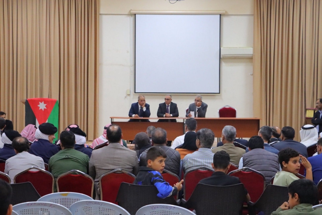 وزير الثقافة يشارك بمحاضرة نظمتها مكتبة فقوع