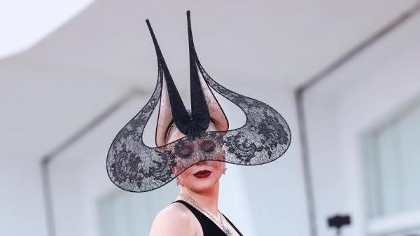 ليدي غاغا تضيف لمسة سحرية إلى فيلم «The Devil Wears Prada»