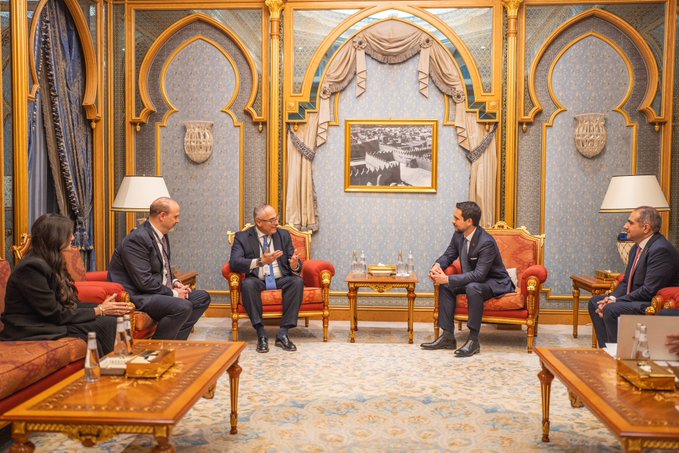 ولي العهد يعقد لقاءات في الرياض برؤساء تنفيذيين ومؤسسي شركات عالمية