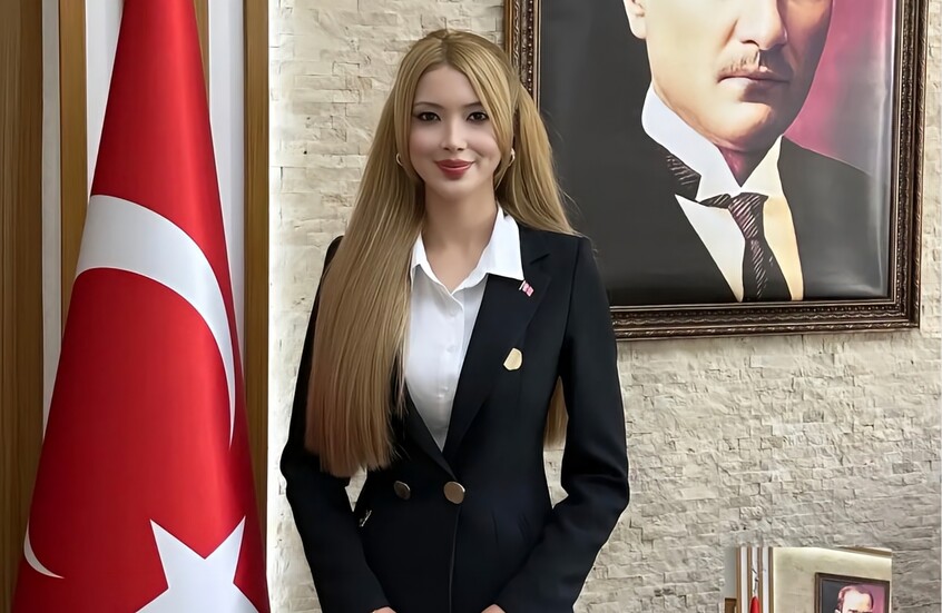 باربي تركيا تثير ضجة على السوشيال ميديا بعد تعيينها قائمقاما في سامسون (صور)