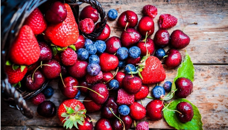 تناول هذه الفواكه الـ 6 يكافح الالتهابات المسببة للسرطان