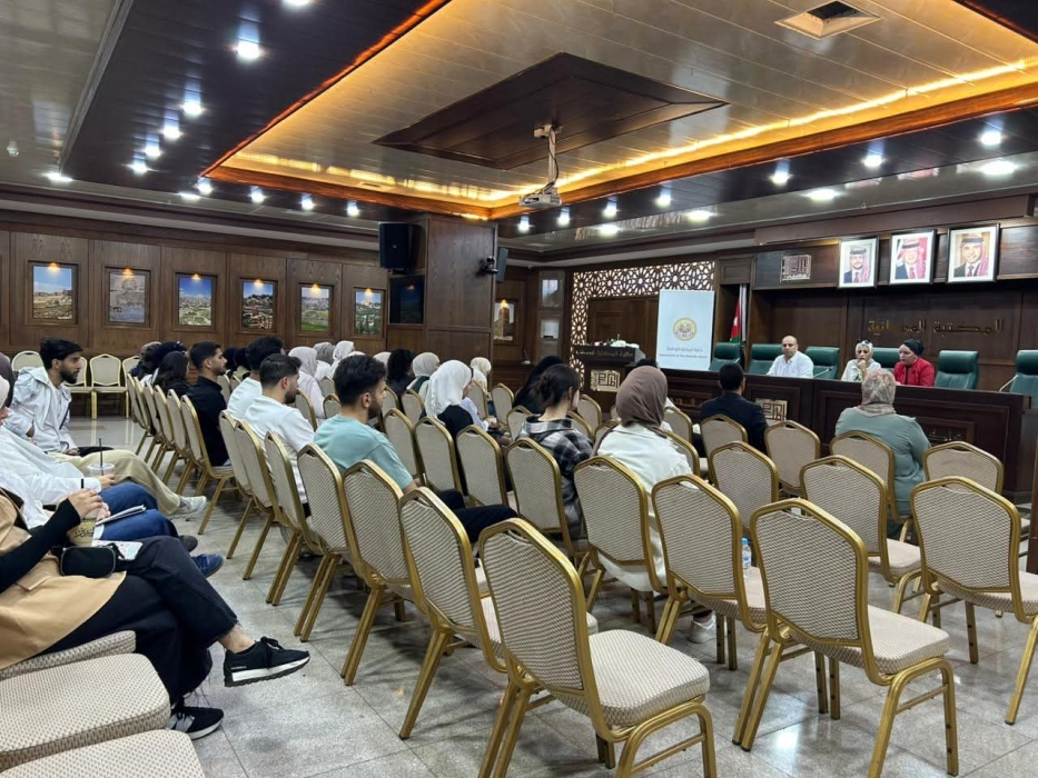 المكتبة الوطنية تستقبل وفدًا من جامعة العلوم التطبيقية الخاصة