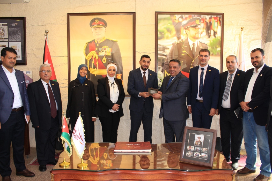 مدير عام المؤسسة السورية للبريد يزور البريد الأردني.