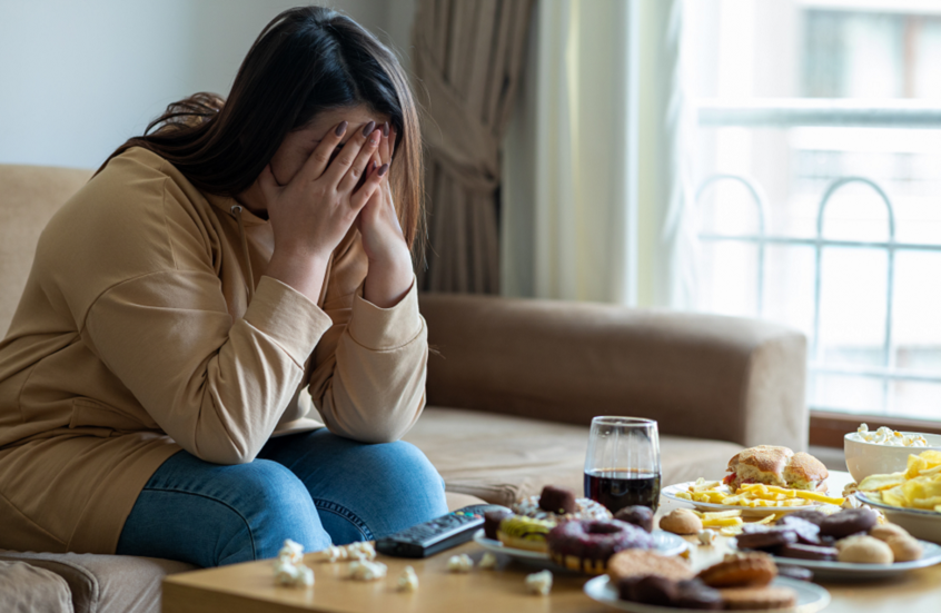 كيف تعكس الرياضة تأثير الوجبات السريعة على المزاج؟