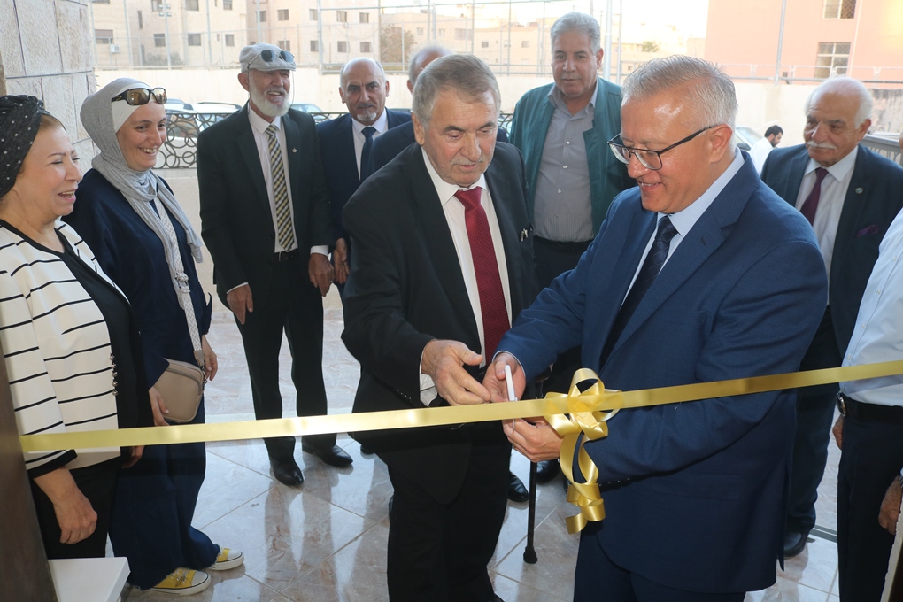 الدكتور محمد أبزاخ يفتتح بازار الخريف السنوي في الهيئة الشبابية الاردنية الشركسية – صور