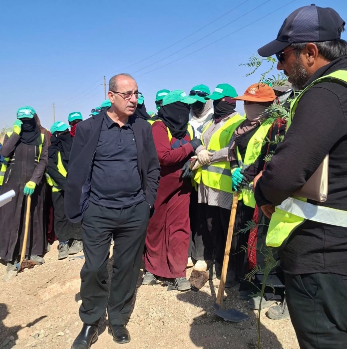 وزير الإدارة المحلية يتفقد بلديات في المفرق