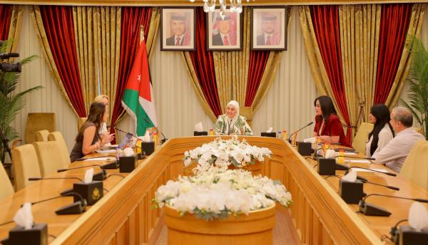 العين بركات تلتقي وفدا طلابيا أميركيا