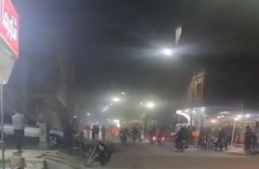 سوريا.. إصابات في هجوم مركّب على مقر عسكري