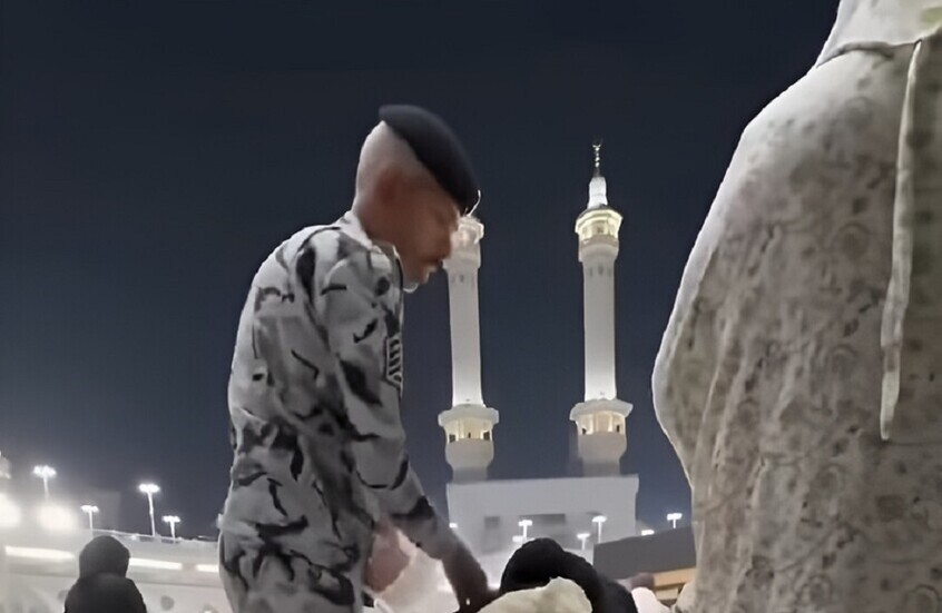 إجراء بالسعودية بعد ضرب مصري في الحرم المكي