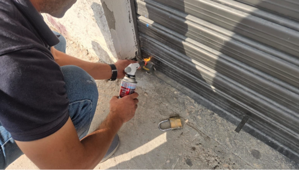 إغلاق 17 محلًا تجاريًا غير مرخص في كفرنجة