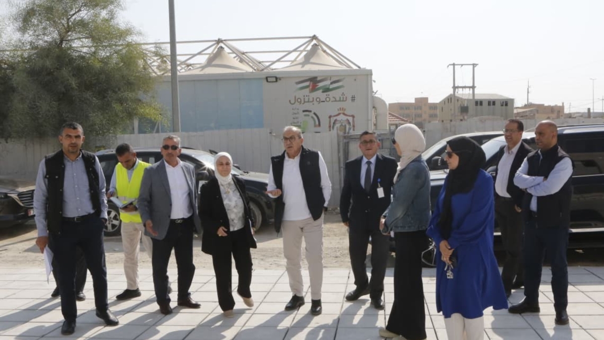 وزير الأشغال يتفقد سير العمل في مشاريع بمحافظة معان