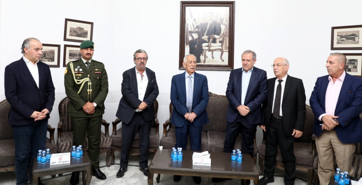 *مندوبا عن الملك وولي العهد.. العيسوي يعزي آل حداد والعواملة*