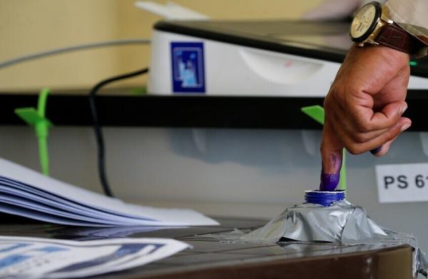 العراق .. العسكريون والنازحون يصوتون في الانتخابات البرلمانية