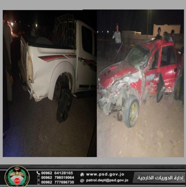 5 إصابات بحادث تصادم مركبتين باتجاه الرويشد