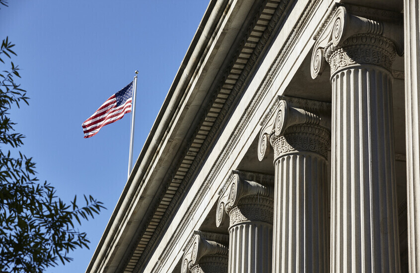 مسؤول أمريكي يحذر من ركود اقتصادي مع تفاقم مشاكل الفقر في البلاد