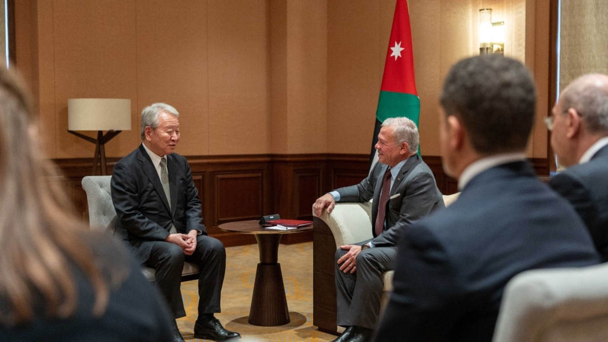 الملك يلتقي رئيس الوكالة اليابانية للتعاون الدولي جايكا