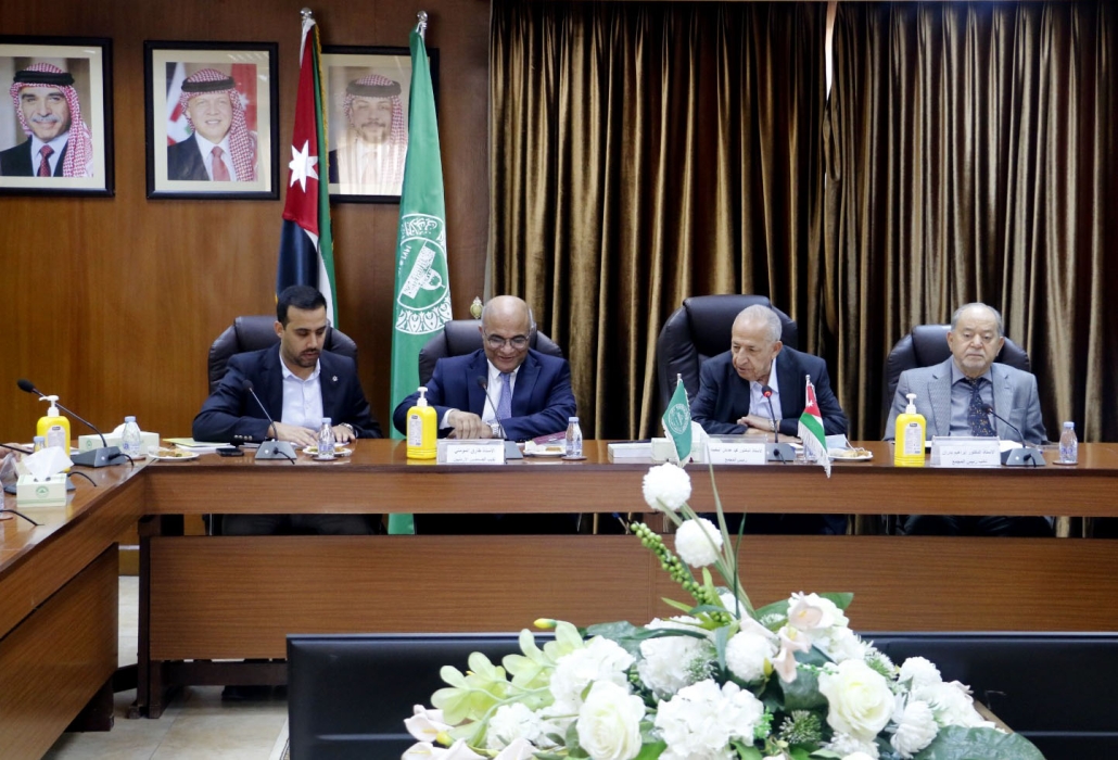 نقابة الصحفيين ومجمع اللغة العربية يبحثان سبل التعاونالمشترك