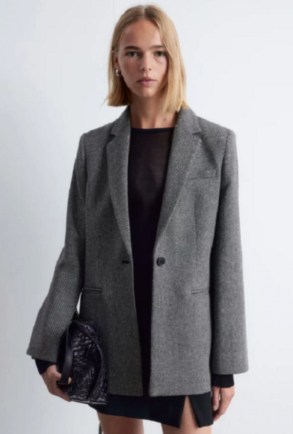 لإطلالة شتاء 2026: ألوان رسمية تمنحك الأناقة العملية