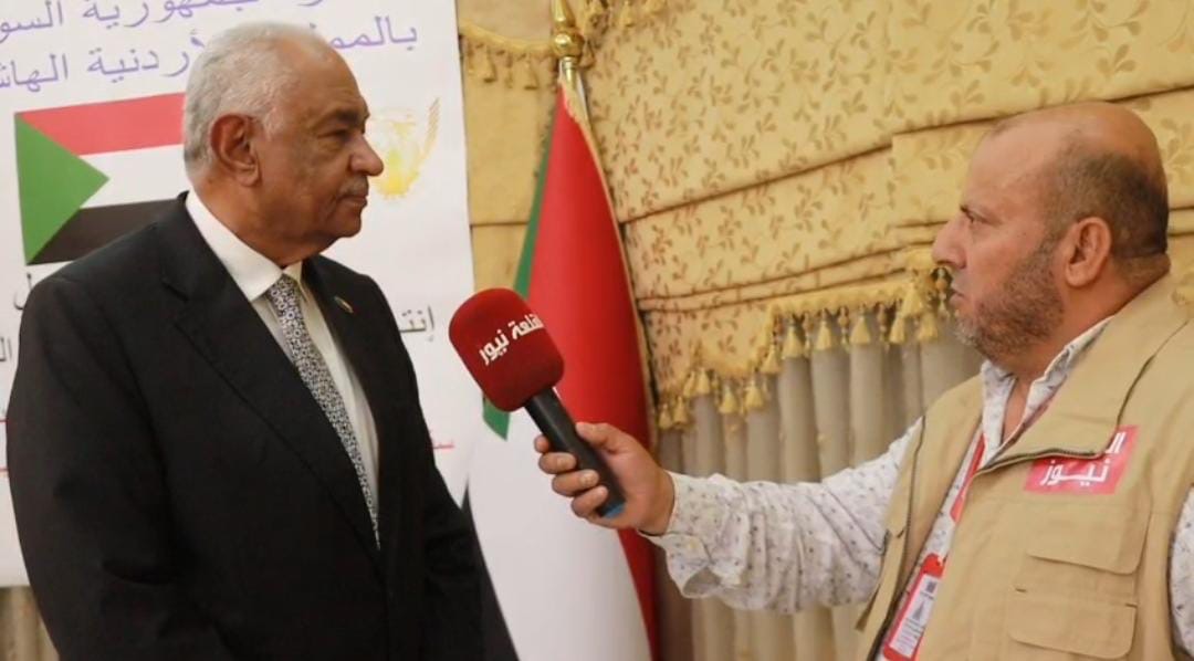 عقد السفير حسن صالح سوار الذهب، سفير السودان لدى المملكة الأردنية الهاشمية  بمقر إقامته بضاحية عبدون، اليوم الأربعاء الموافق 12 نوفمبر 2025، مؤتمراً صحفياً