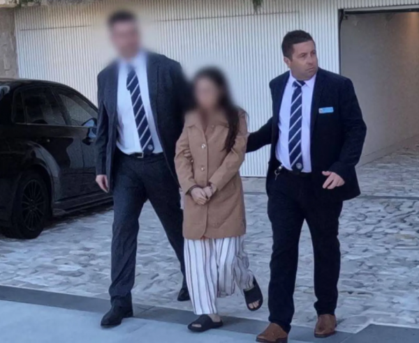 القبض على عرّافة جمعت 46 مليون دولار بالاحتيال