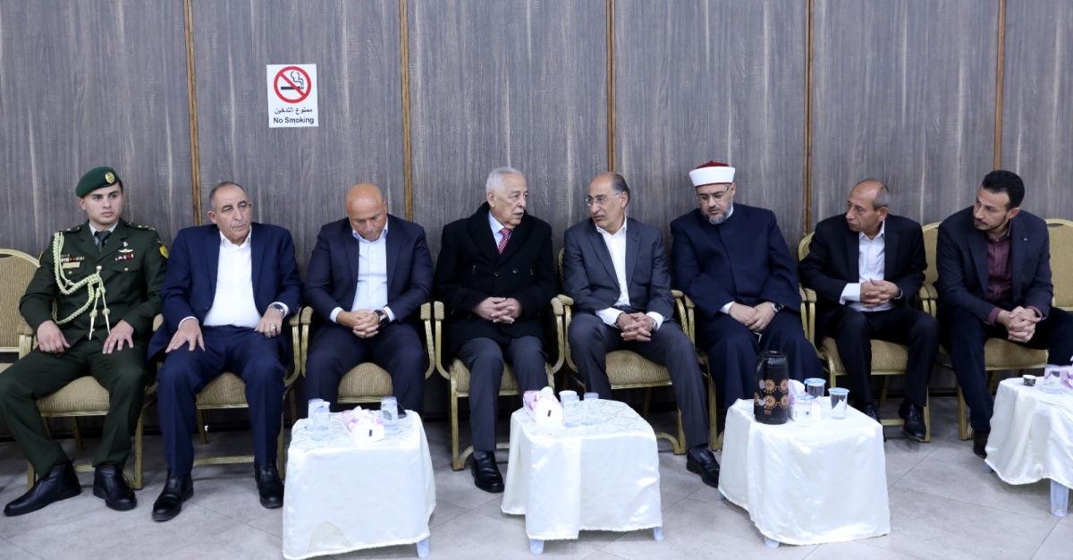 مندوبا عن الملك وولي العهد… العيسوي يعزي آل سيف