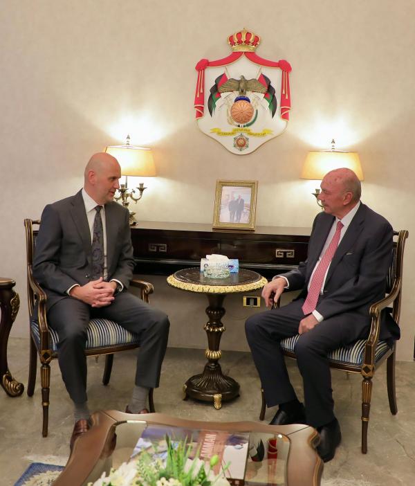 الفايز يلتقي رئيس بعثة اللجنة الدولية للصليب الأحمر في الأردن