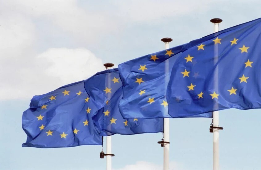 نائب أوروبي: تقييد سفر الأوروبيين إلى روسيا يستهدف منعهم من رؤية الواقع الحقيقي