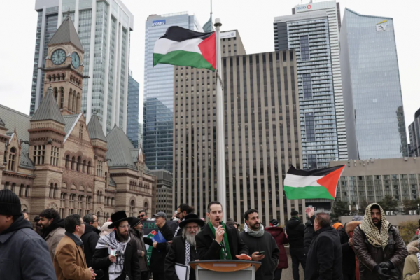 للمرة الأولى .. العلم الفلسطيني يرفرف فوق مبنى بلدية في كندا