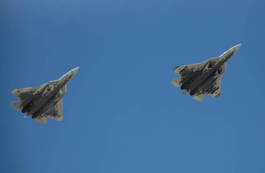 مجلة عسكرية تتحدث عن أول دولة عربية تتسلم مقاتلة شبحية روسية من الجيل الخامس