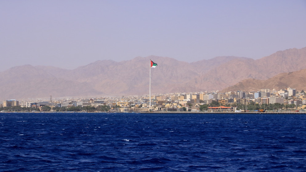 أبو زيد.. صيّاد يحفظ ذاكرة البحر في العقبة ويروي حكاياته