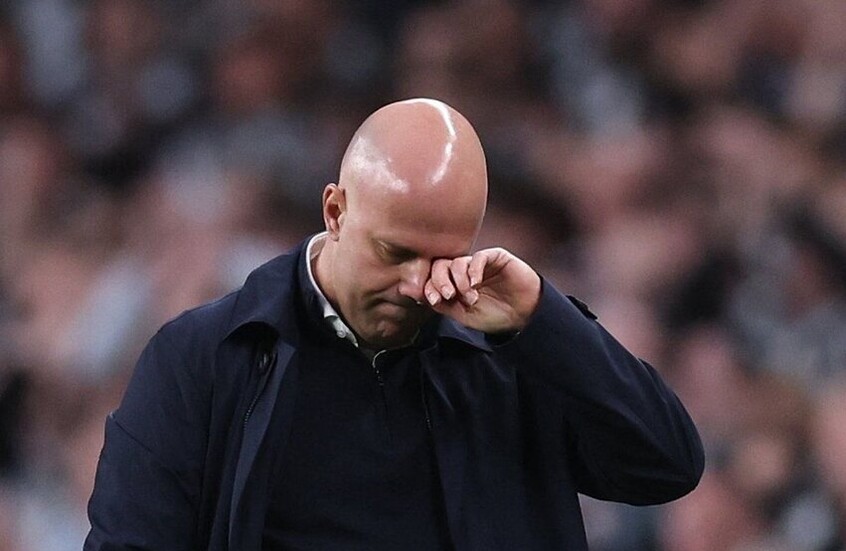 اسم كبير على أبواب  أنفليد.. أول المرشحين لخلافة سلوت في ليفربول