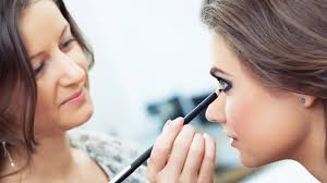 8 أخطاء مكياج تجعلكِ تبدين أكبر سناً