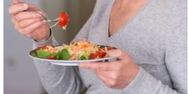 كيف يؤثر تجاهل الوجبات على سكر الدم؟